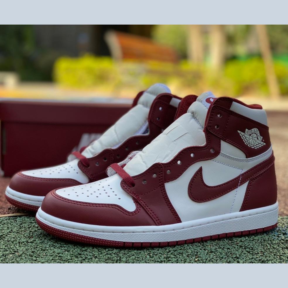Air Jordan 1 Retro Hi OG "Team Red" Sneaker    DZ5485-160 - DopestKickz