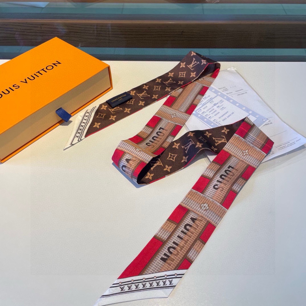 Louis Vuitton LV Details BB Bandeau   M78147 - DopestKickz