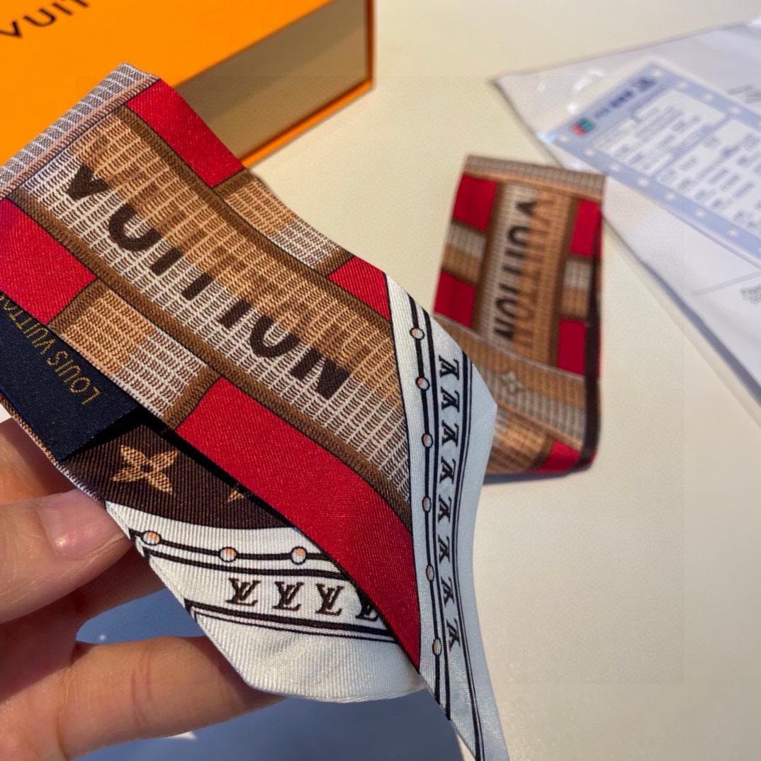 Louis Vuitton LV Details BB Bandeau   M78147 - DopestKickz