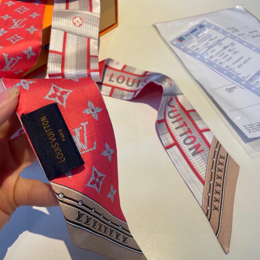 Louis Vuitton LV Details BB Bandeau   M78149 - DopestKickz