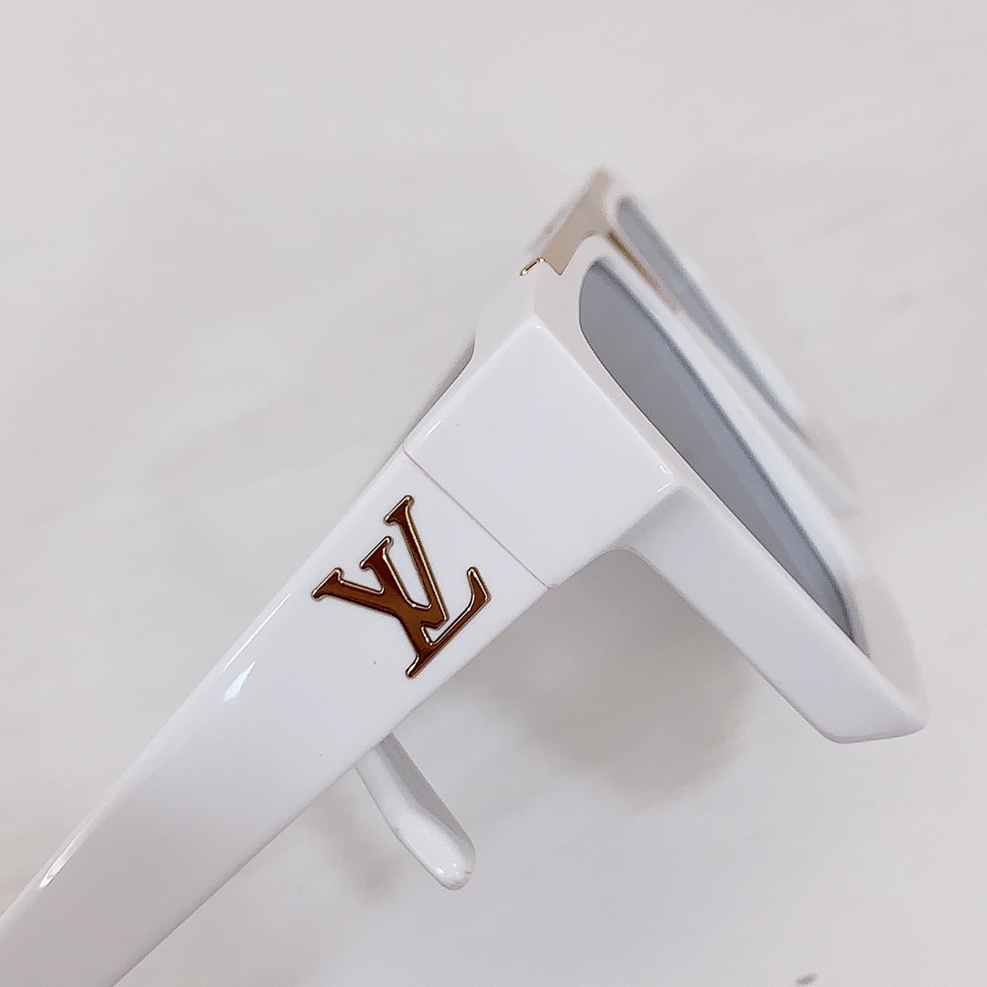 Louis Vuitton 1.1 Evidence Sunglasses   Z1503 - DopestKickz
