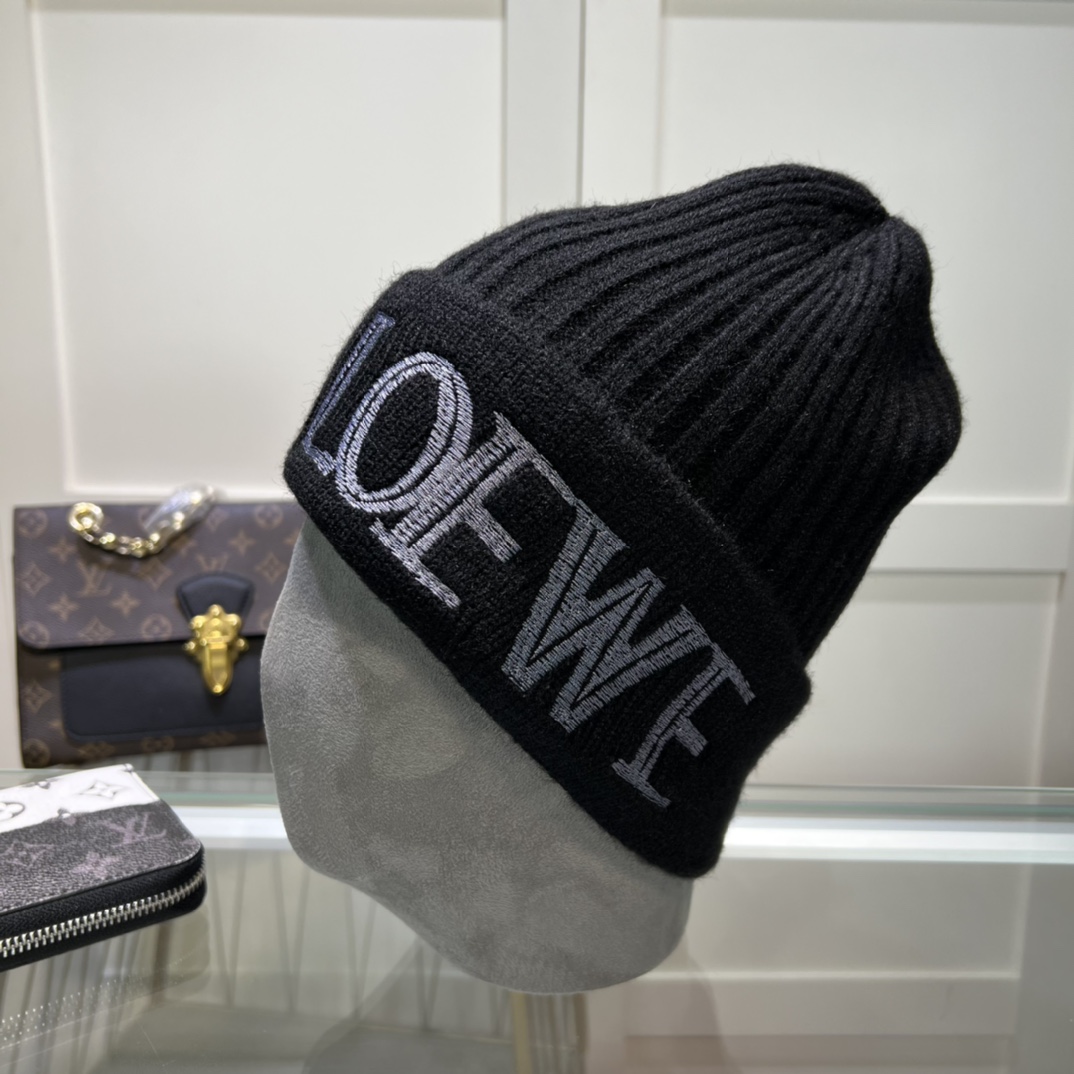 Loewe Beanie In Wool - DopestKickz