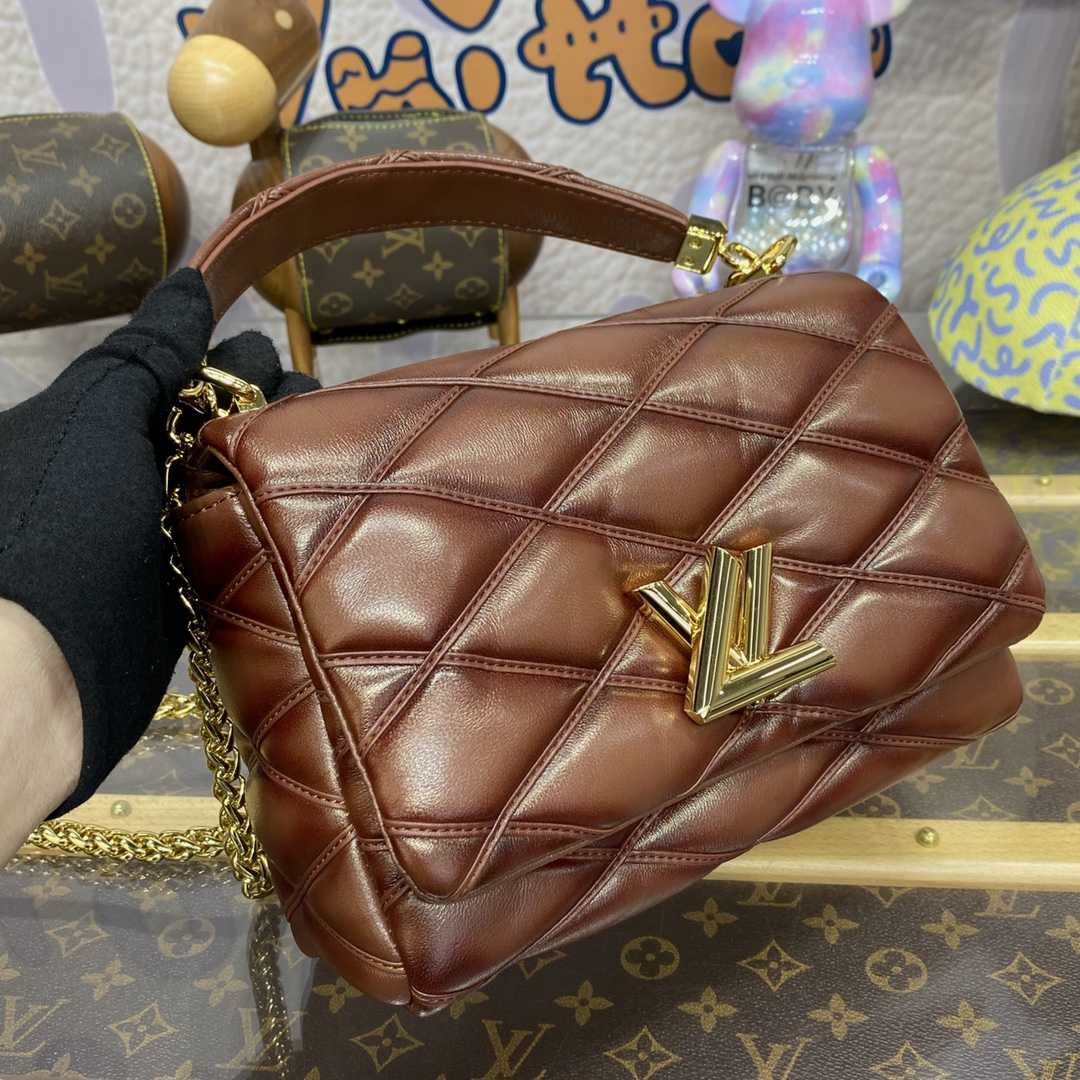 Louis Vuitton GO-14 MM   M23601 - DopestKickz