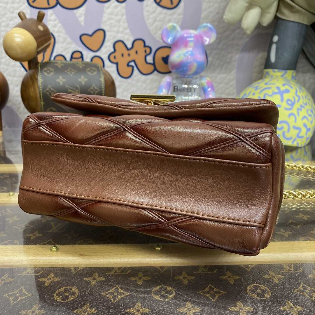 Louis Vuitton GO-14 MM   M23601 - DopestKickz