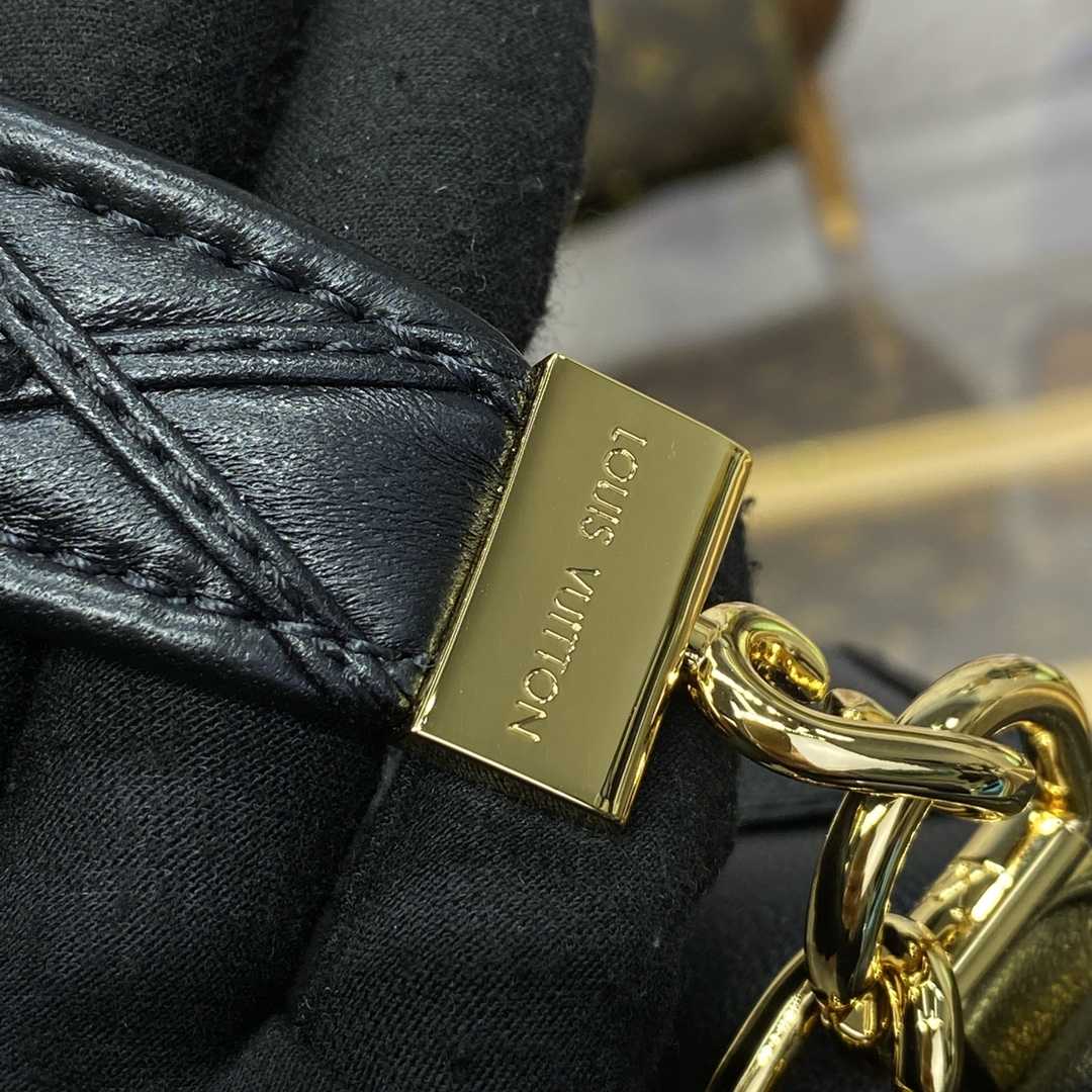 Louis Vuitton GO-14 MM   M22891 - DopestKickz