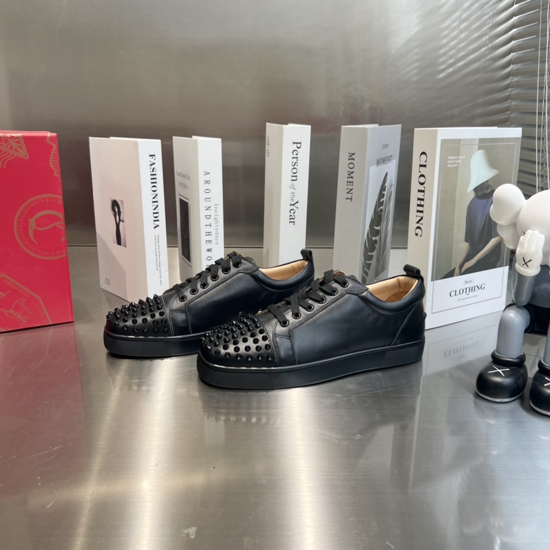 Christian Louboutin Louis Junior Spikes - DopestKickz