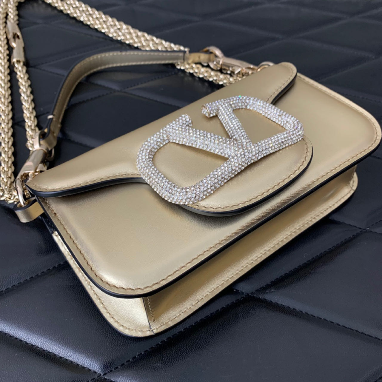 Valenti Garavani Micro Locò Crystal-embellished Bag   (20-11-5cm) - DopestKickz
