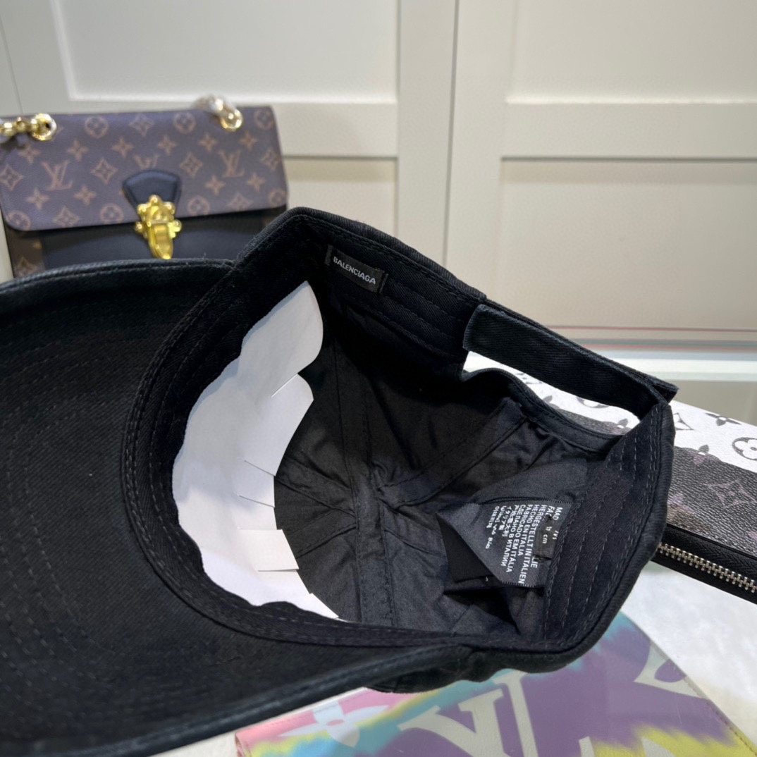 Balenciaga Unity Sports Icon Embossed Cap - DopestKickz