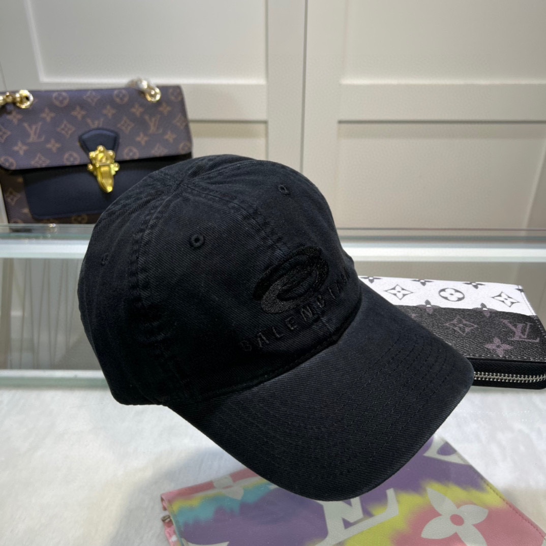 Balenciaga Unity Sports Icon Embossed Cap - DopestKickz