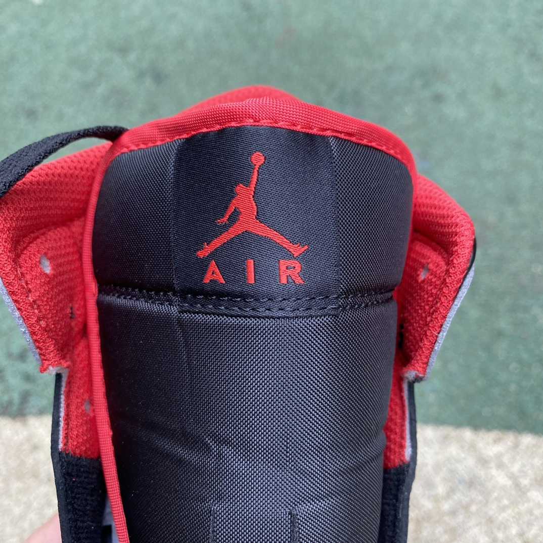 Air Jordan 1 Mid  Sneaker     DQ8426-006  - DopestKickz