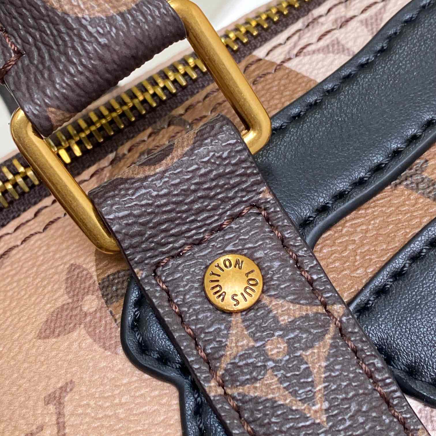 Louis Vuitton Keepall Bandoulière 25  M46701 - DopestKickz