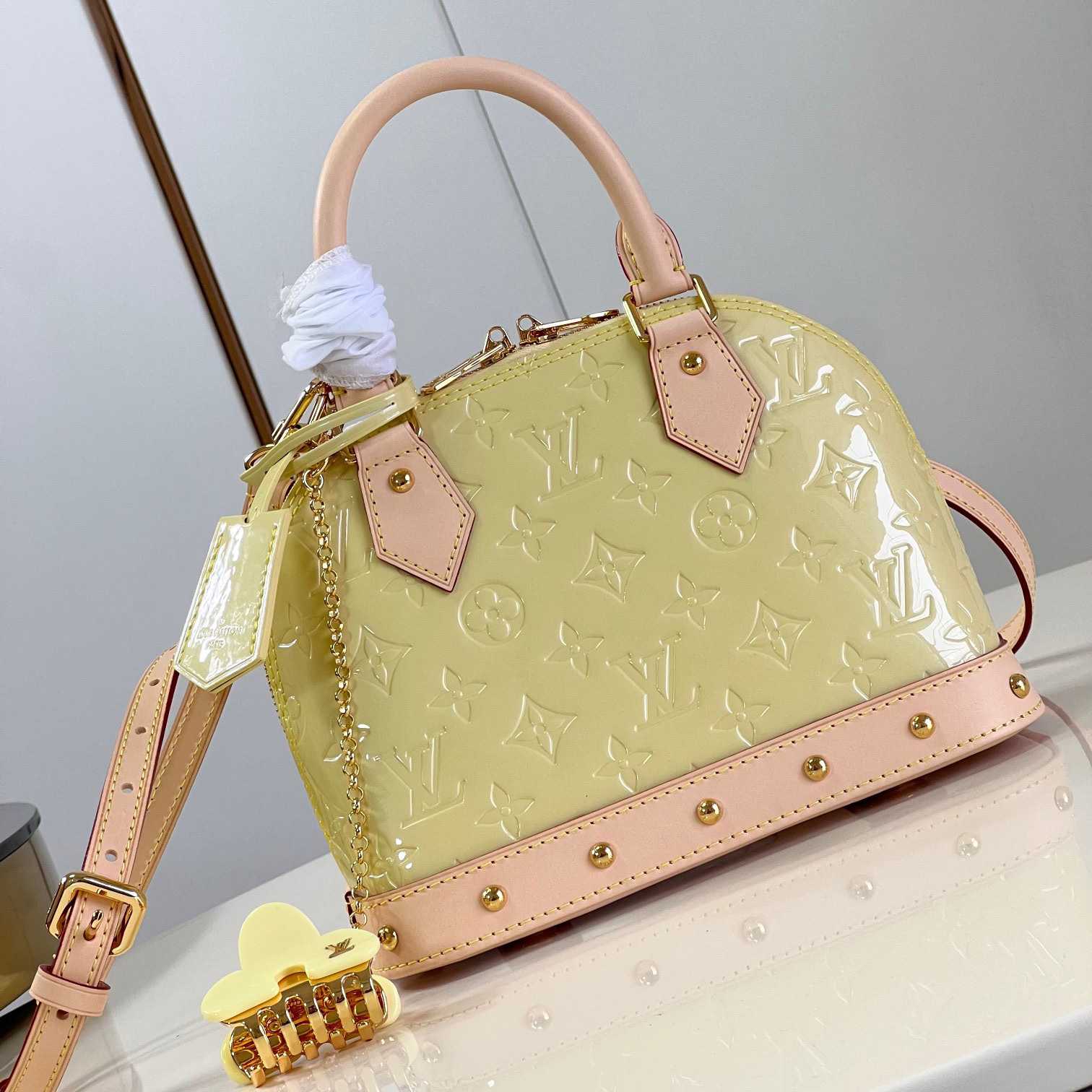 Louis Vuitton Alma BB   M24063 - DopestKickz