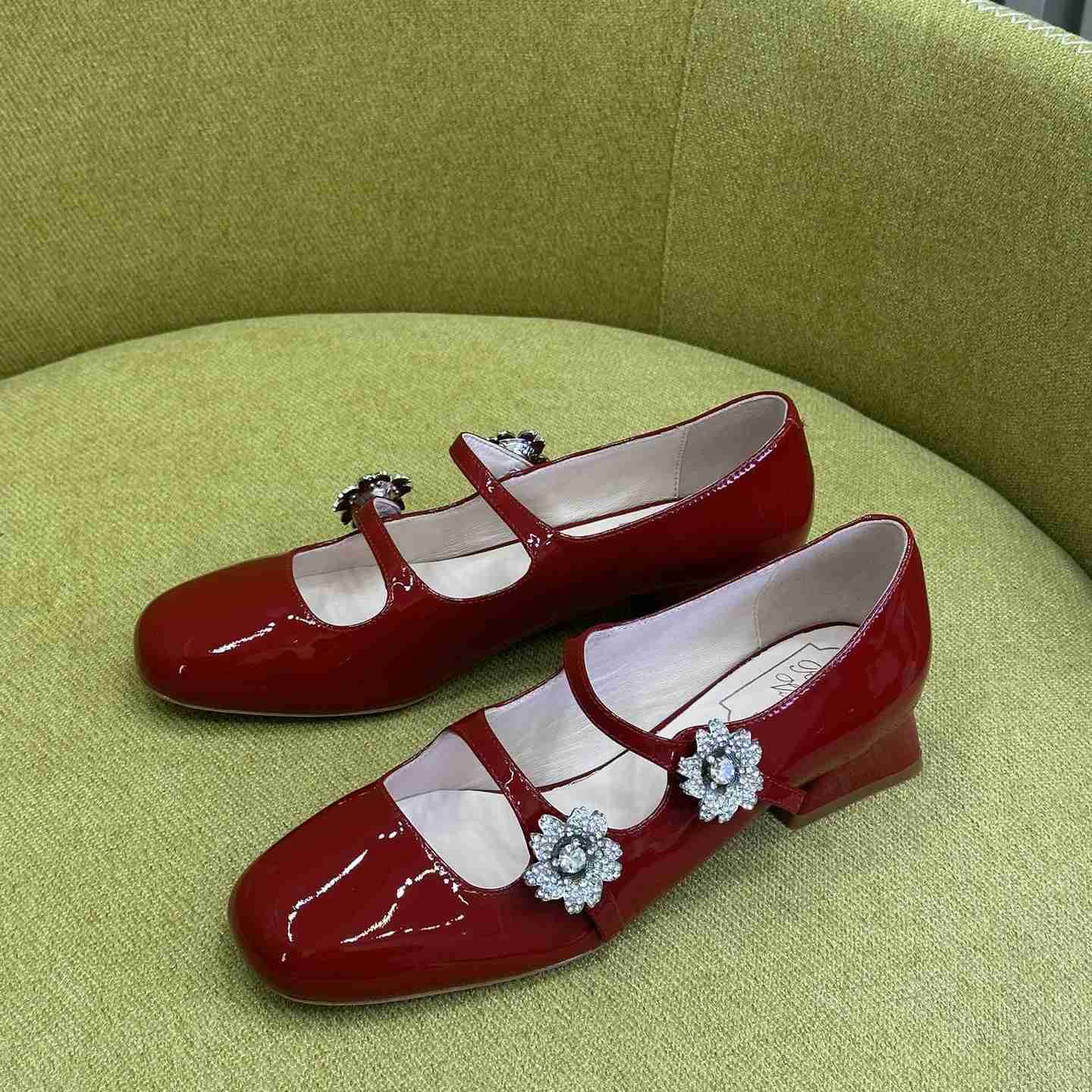 Roger Vivier Bouquet Strass Babies Ballerinas in Patent Leather - DopestKickz
