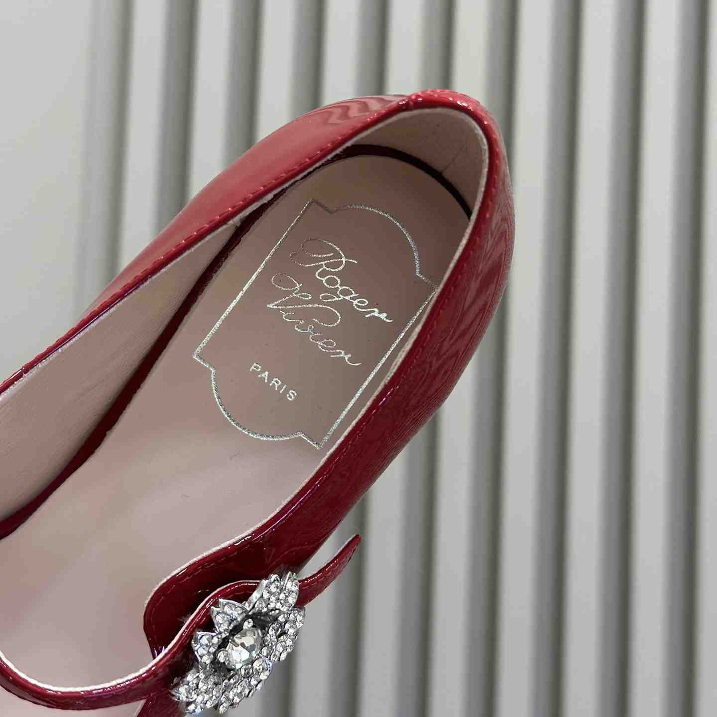 Roger Vivier Bouquet Strass Babies Ballerinas in Patent Leather - DopestKickz