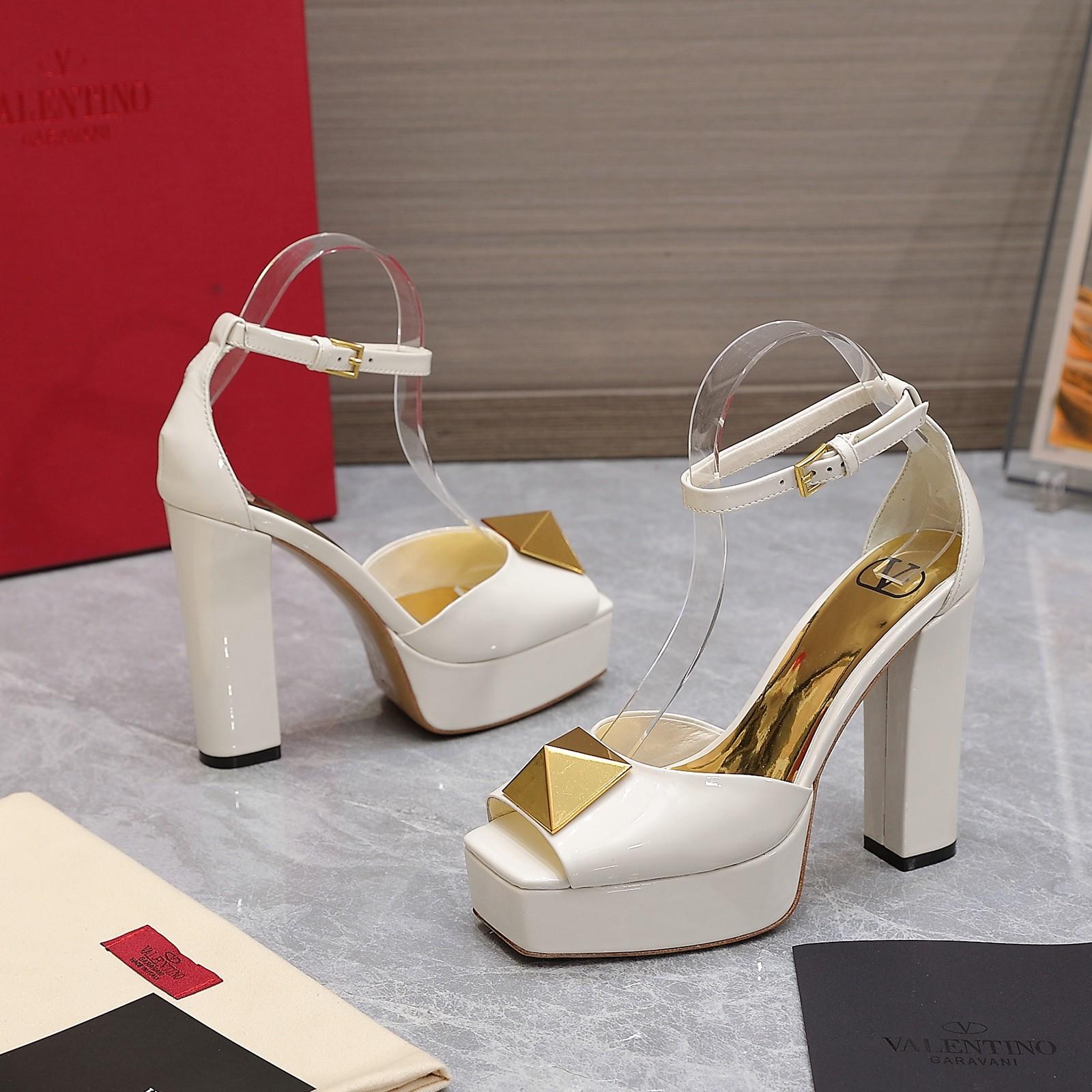 Valenti Garavani One Stud Patent Leather Platform Sandals - DopestKickz