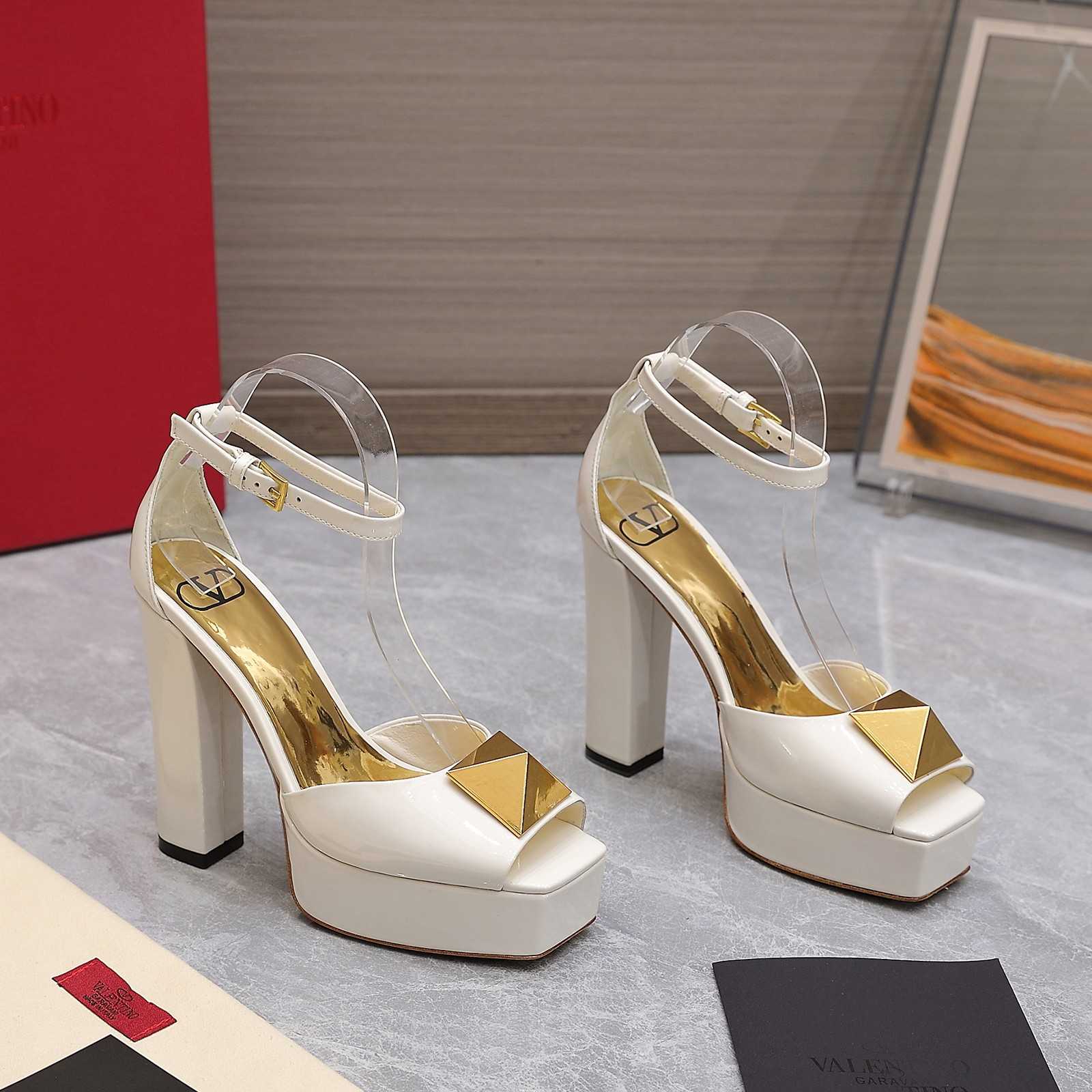 Valenti Garavani One Stud Patent Leather Platform Sandals - DopestKickz
