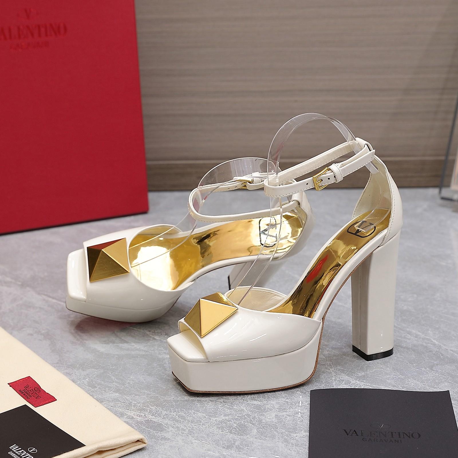 Valenti Garavani One Stud Patent Leather Platform Sandals - DopestKickz