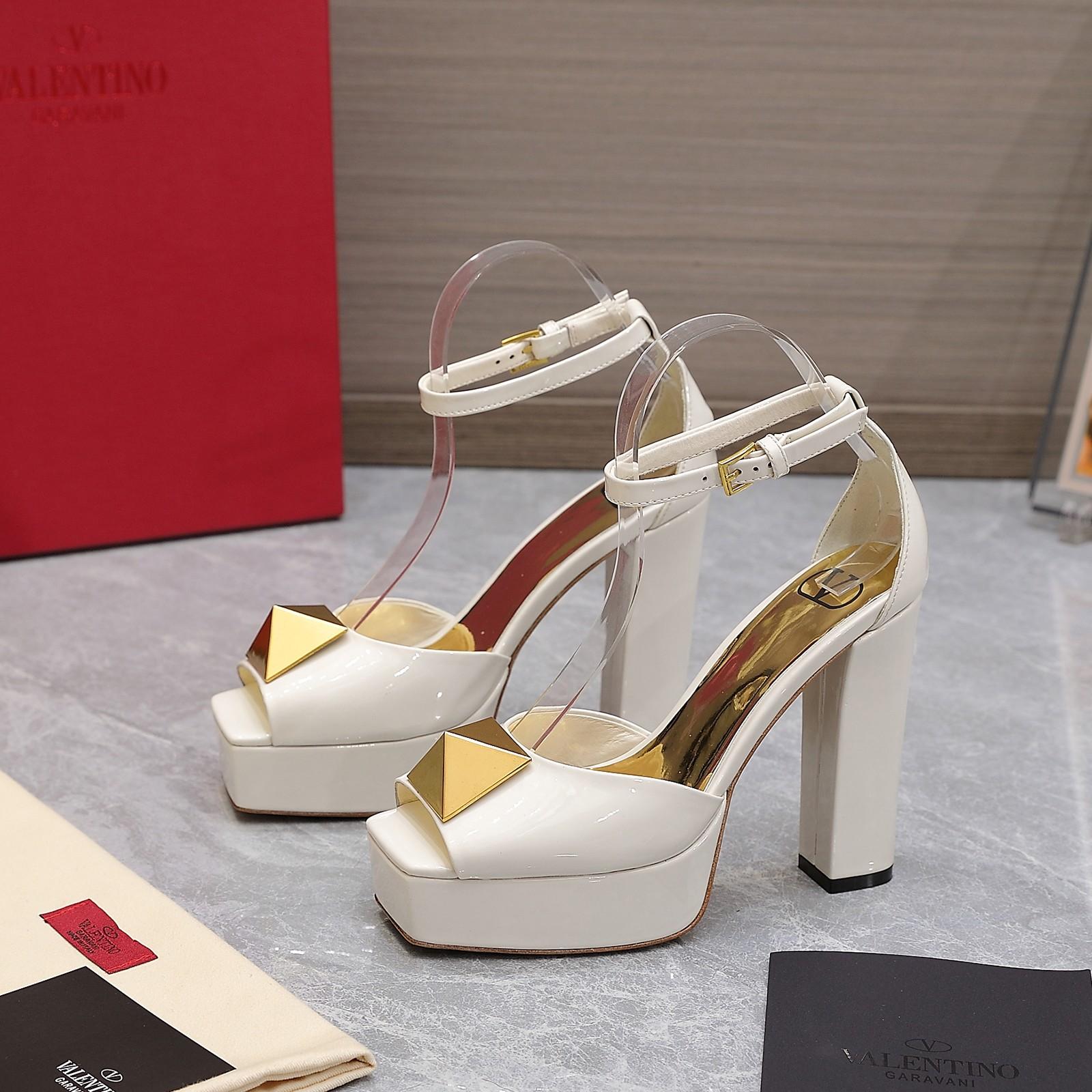 Valenti Garavani One Stud Patent Leather Platform Sandals - DopestKickz