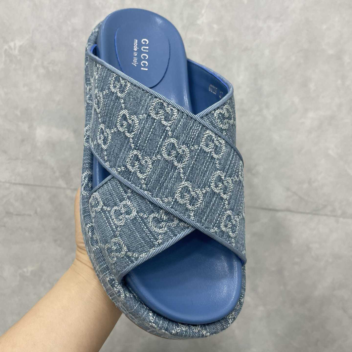 Gucci Women's Blue GG Platform Slide Sandal - DopestKickz