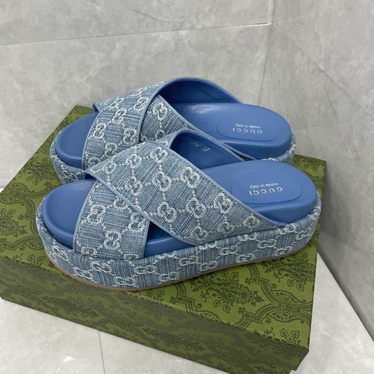 Gucci Women's Blue GG Platform Slide Sandal - DopestKickz