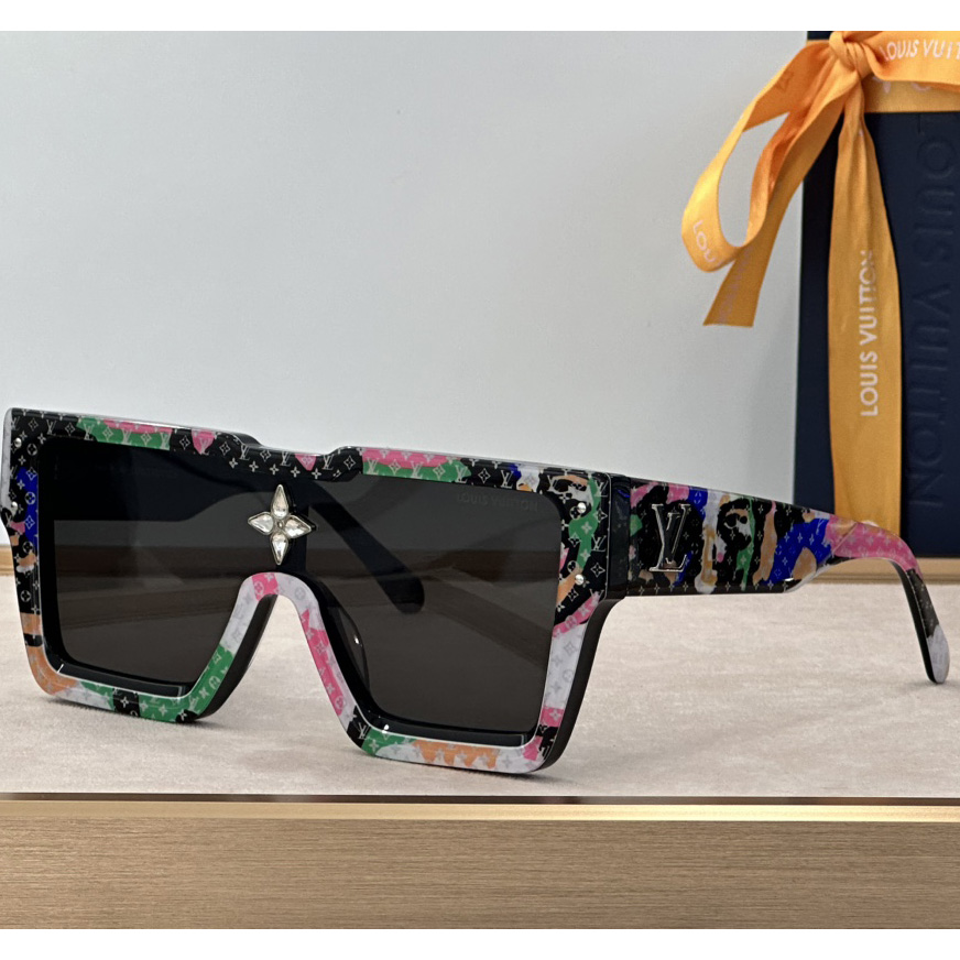 Louis Vuitton Cyclone Mask Sunglasses   Z2031E - DopestKickz