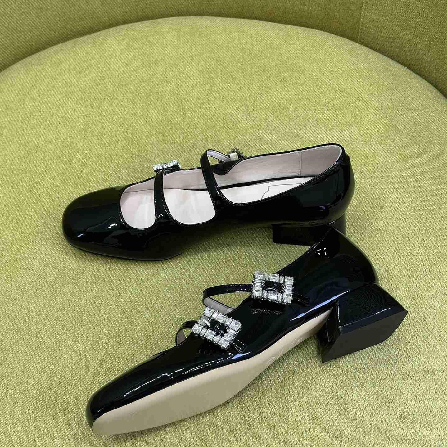 Roger Vivier Trés Vivier Strass Buckle Mini Babies Ballerinas in Patent Leather - DopestKickz