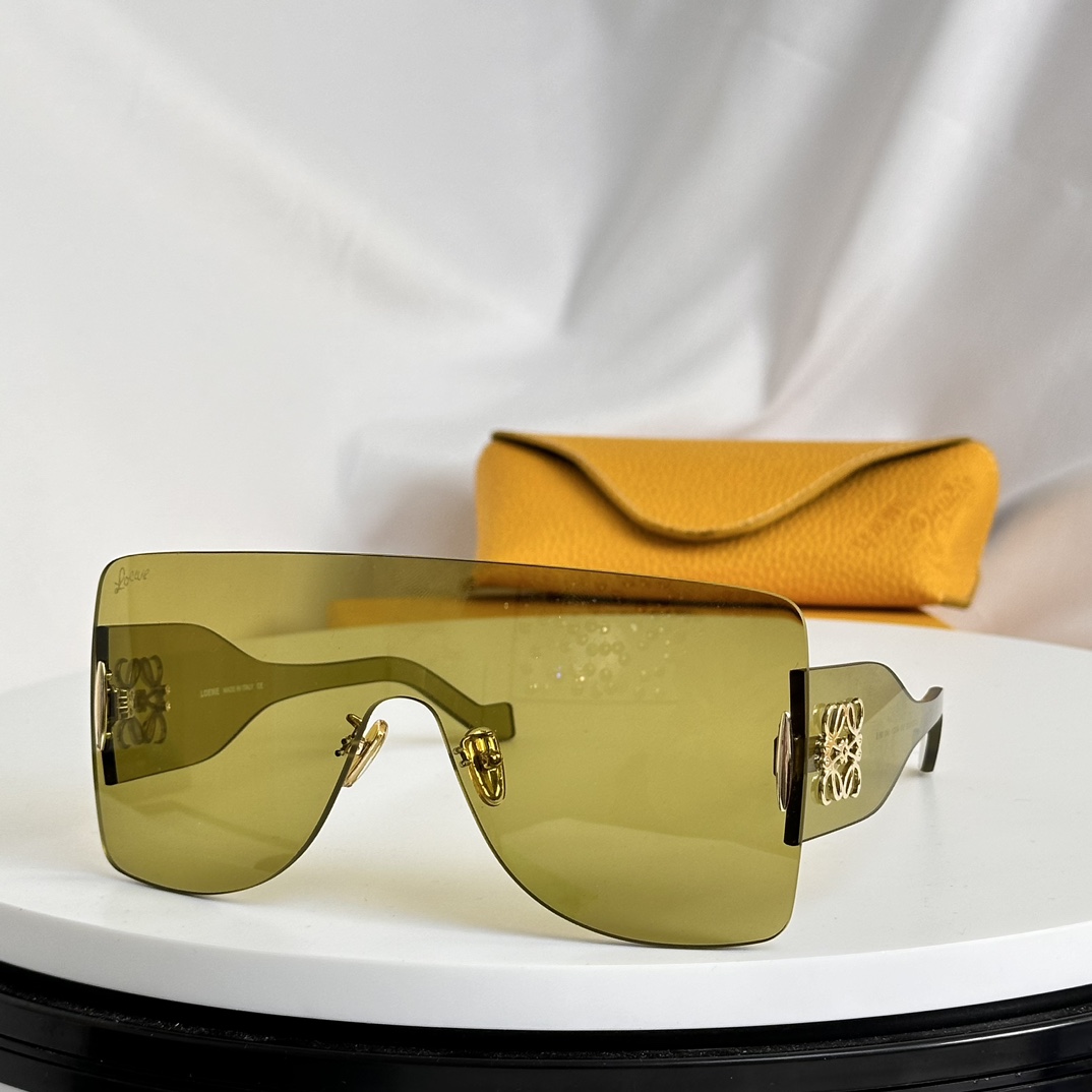 Loewe Mask-Frame Sunglasses       G736270X09 - DopestKickz