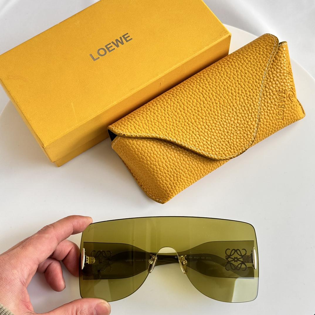 Loewe Mask-Frame Sunglasses       G736270X09 - DopestKickz