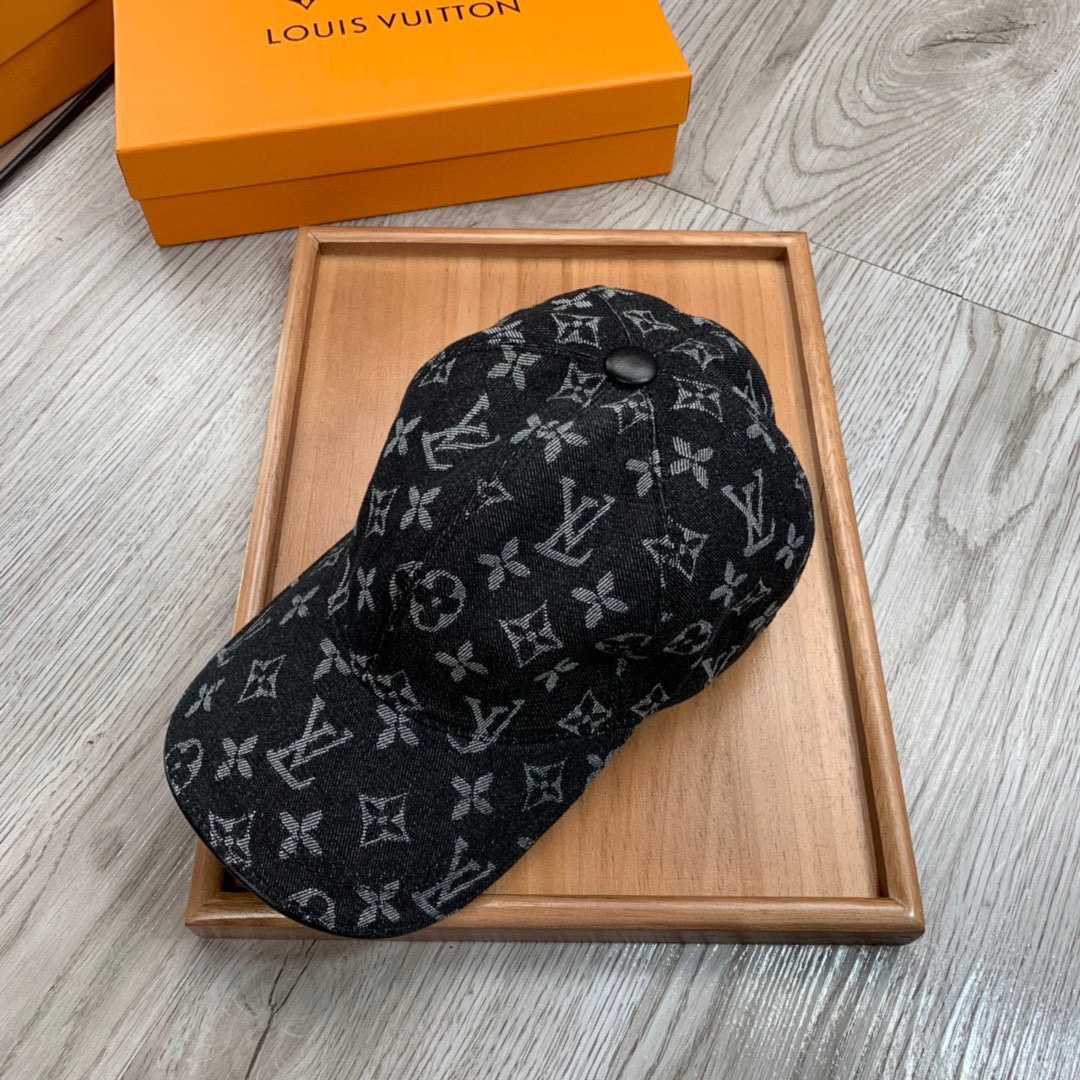 Louis Vuitton Monogram Cap - DopestKickz