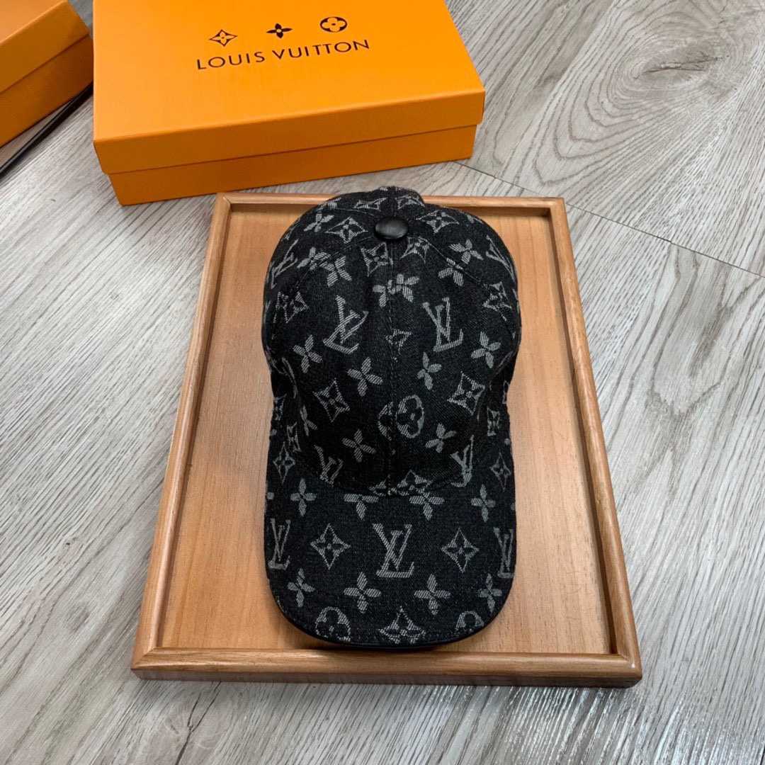 Louis Vuitton Monogram Cap - DopestKickz