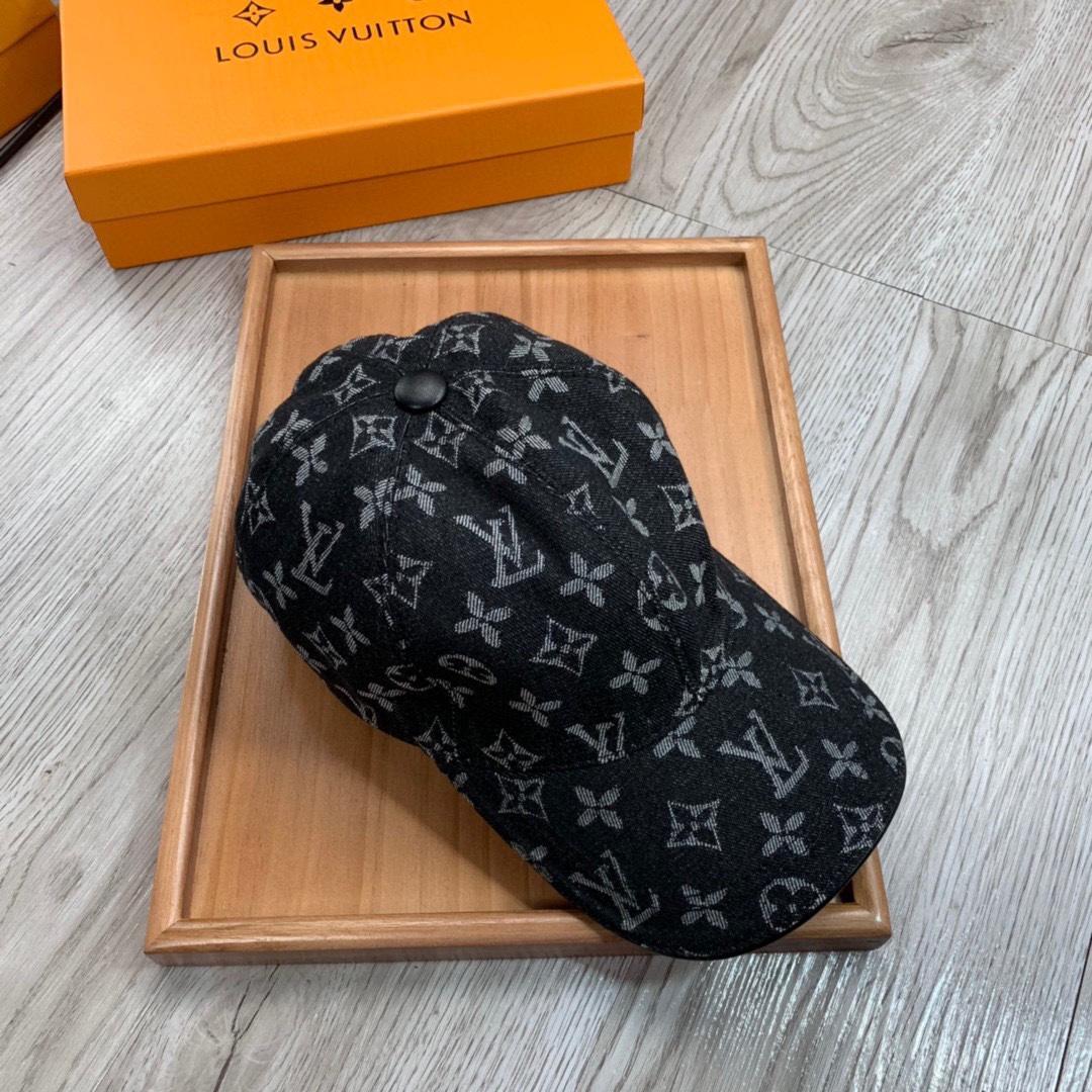 Louis Vuitton Monogram Cap - DopestKickz