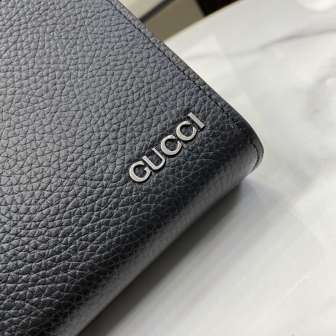 Gucci Pouch With Gucci Logo - DopestKickz
