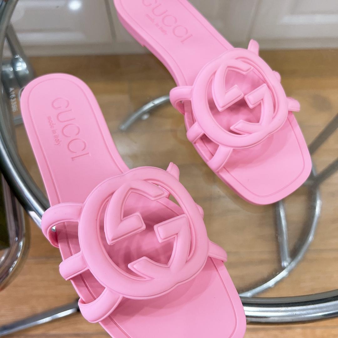 Gucci Women's Interlocking G Slide Sandal - DopestKickz