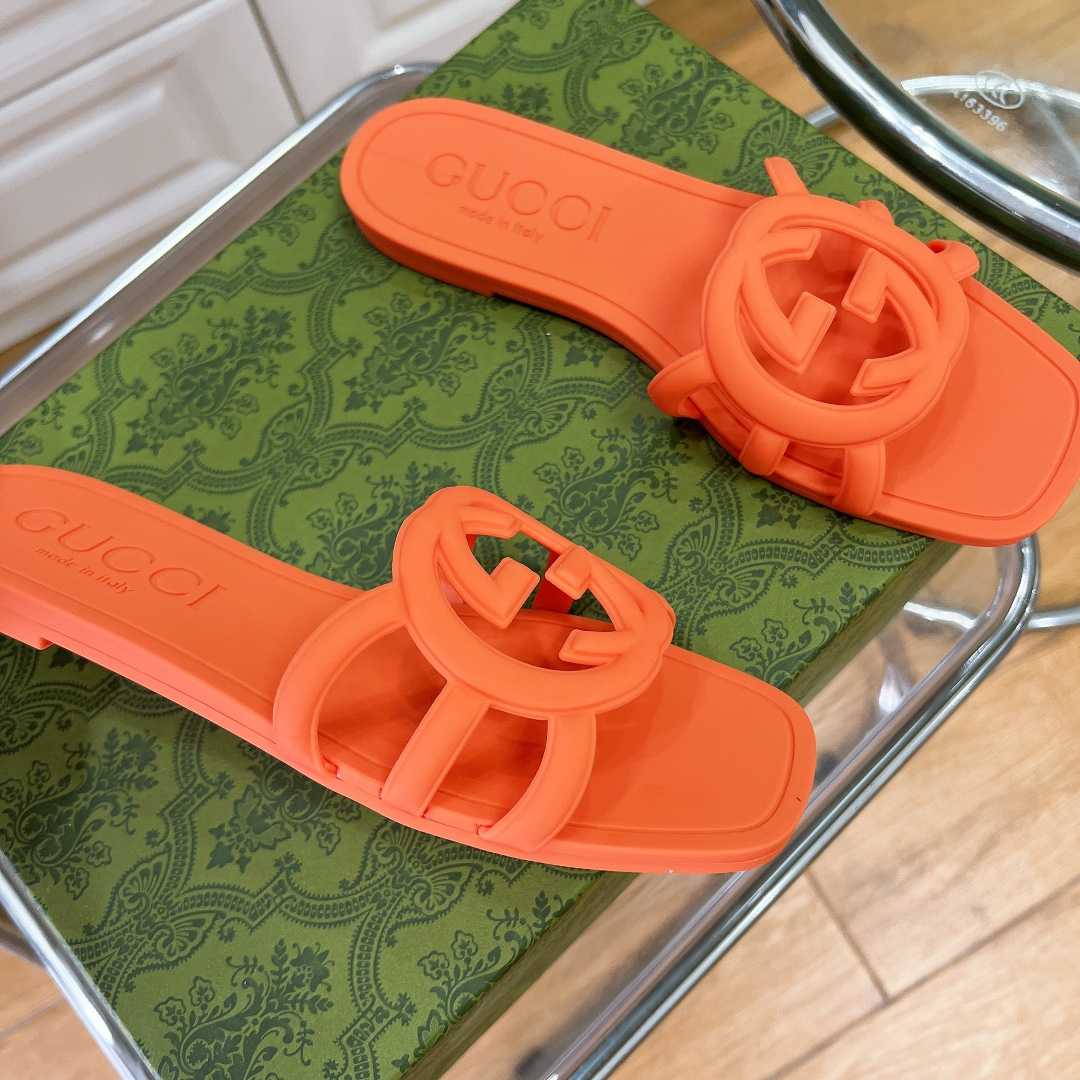 Gucci Women's Interlocking G Slide Sandal - DopestKickz