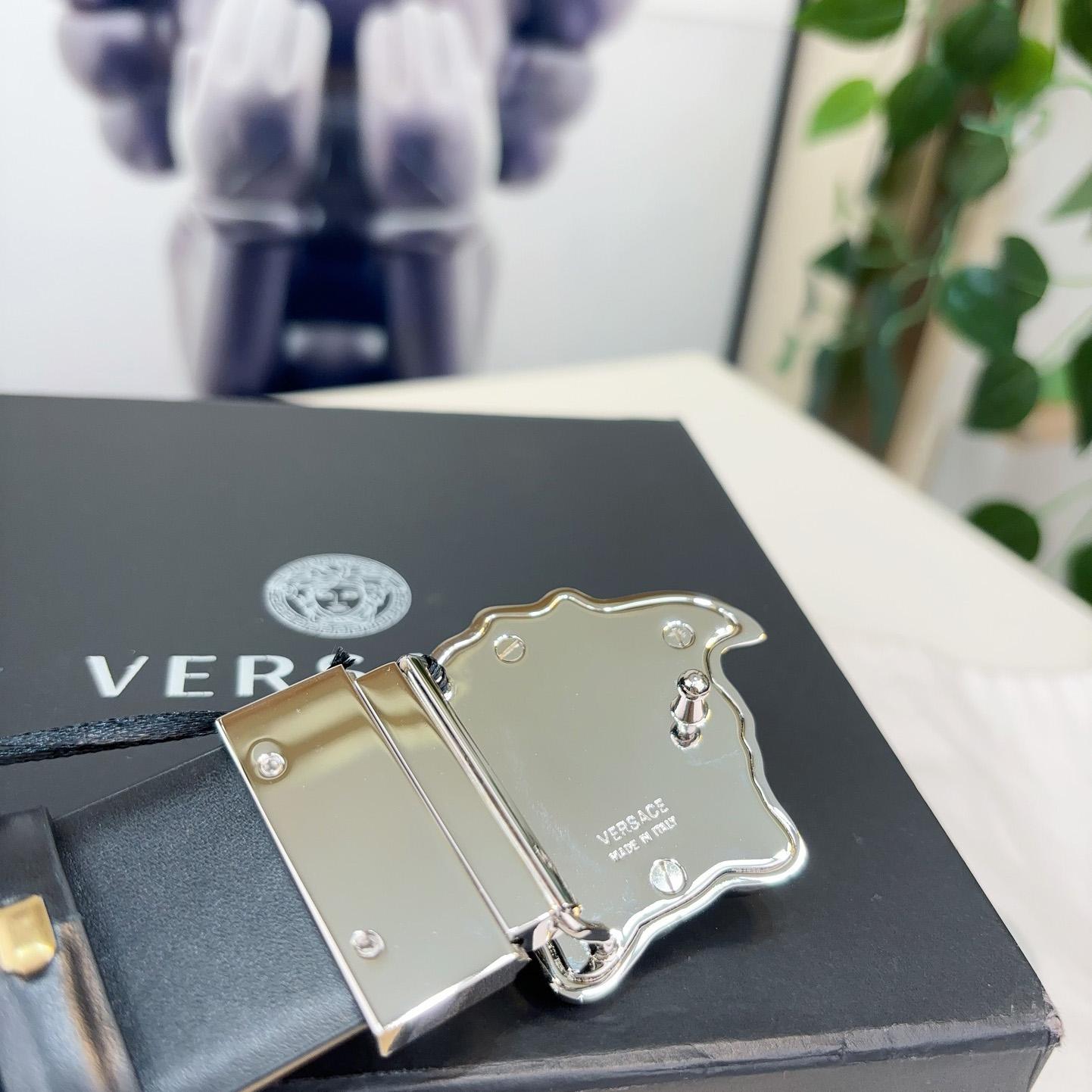 Versace Reversible Leather Belt    40mm - DopestKickz