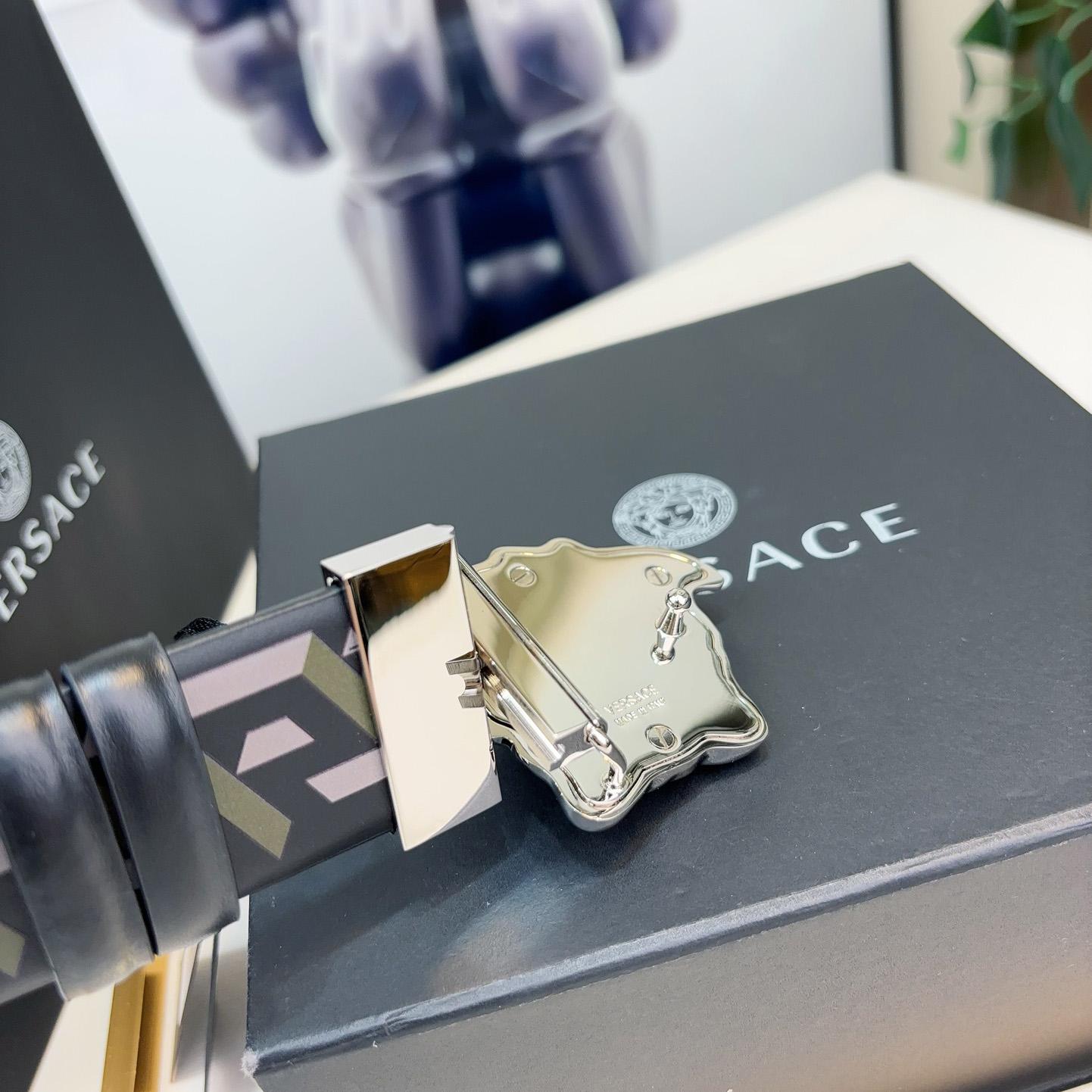 Versace Reversible Leather Belt    40mm - DopestKickz