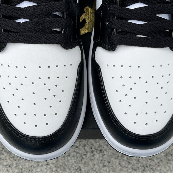Air Jordan 1 Low Sneaker  553558-131 - DopestKickz