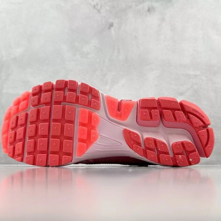 Nike Air Zoom Vomero 5 Sneaker    FQ0257 666 - DopestKickz