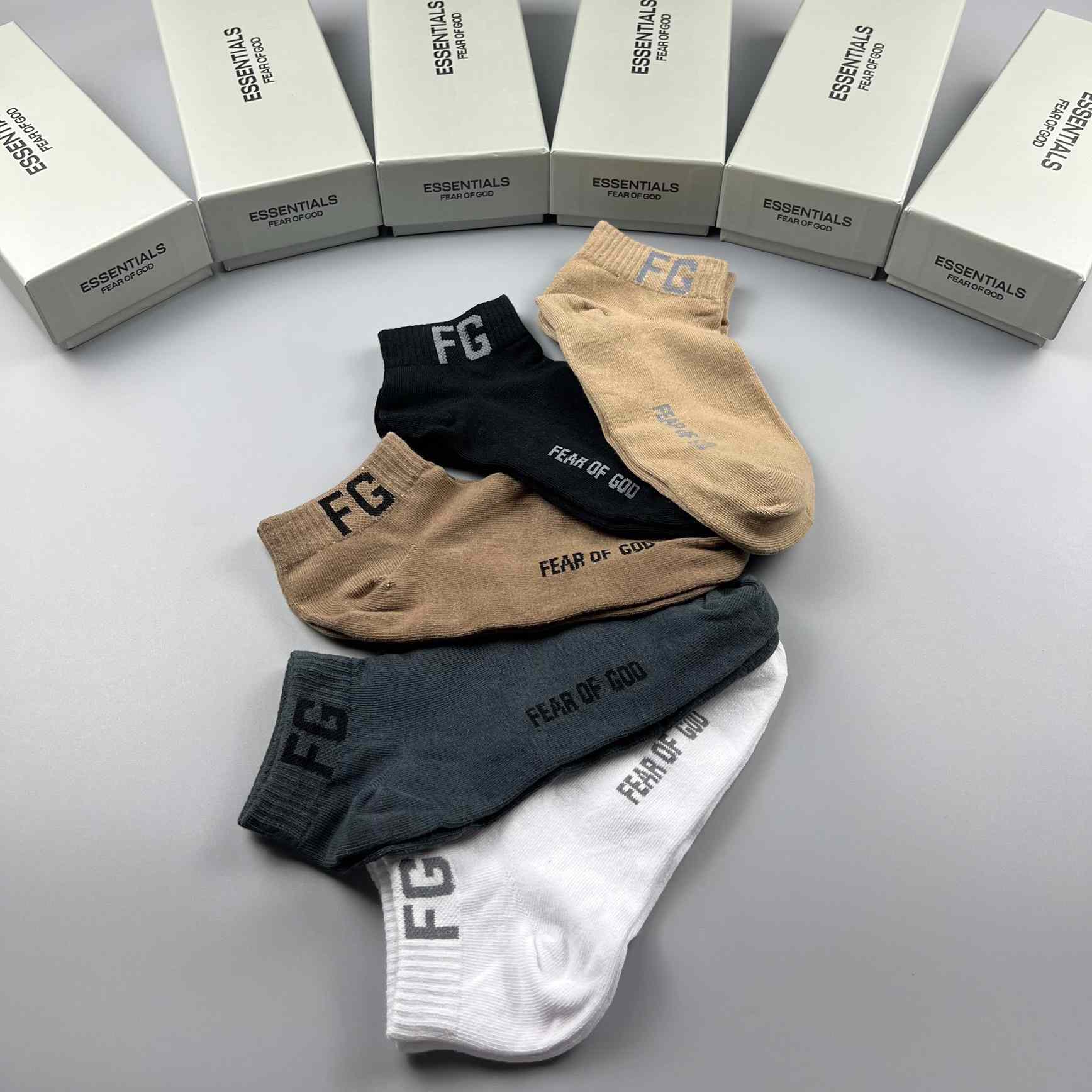 Fear Of God Essential FG Socks /Box - DopestKickz