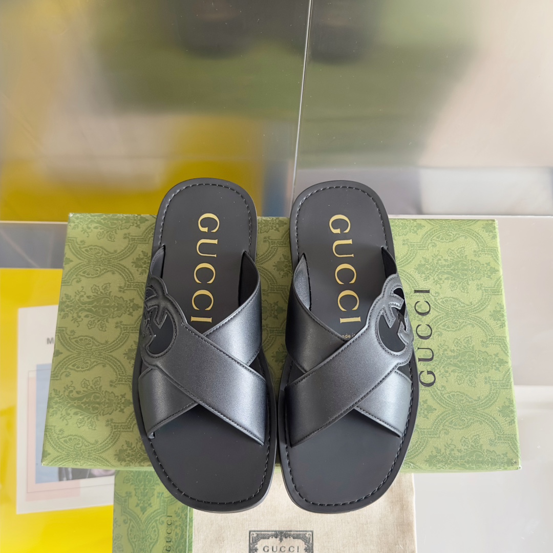 Gucci Men's Interlocking G Slide Sandal - DopestKickz