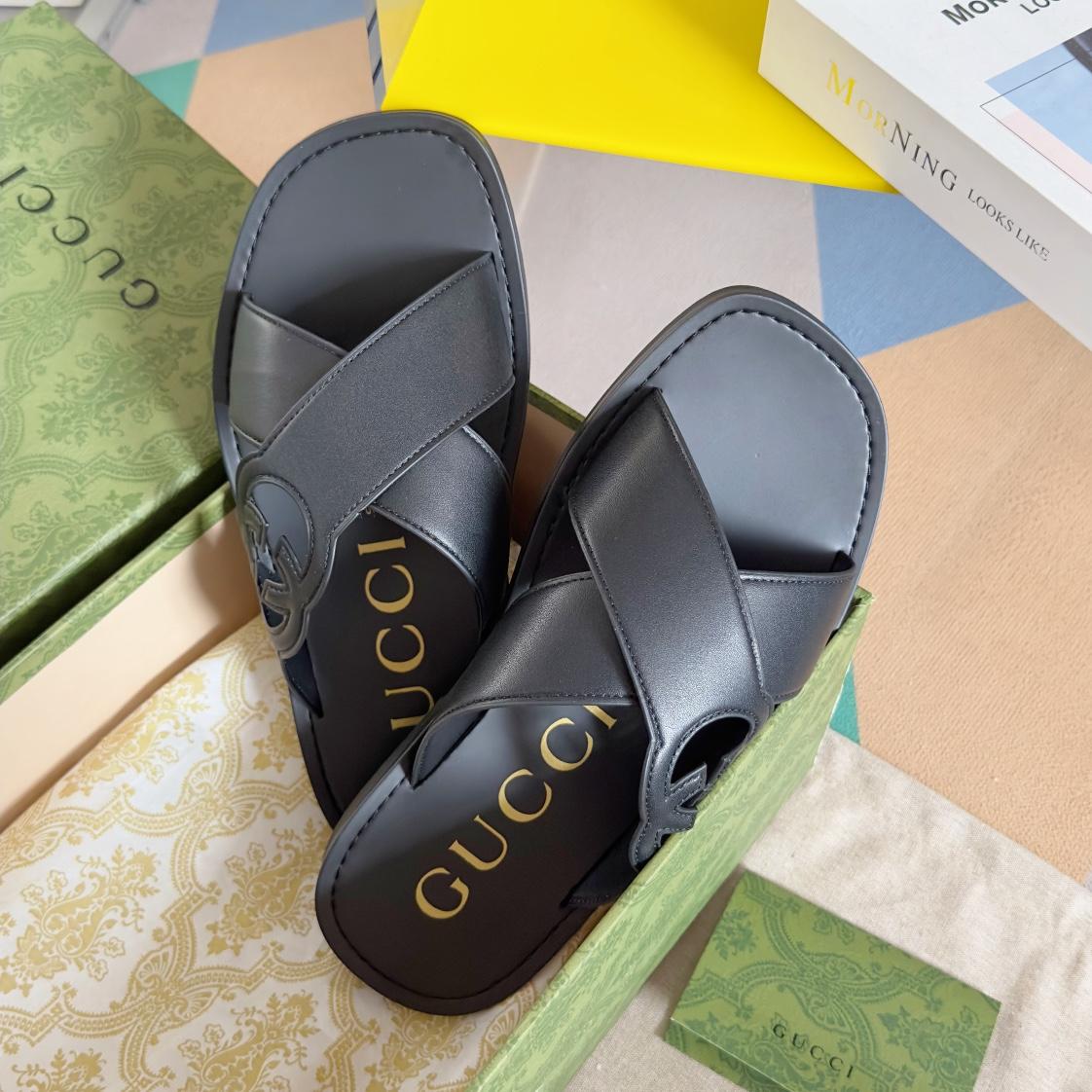 Gucci Men's Interlocking G Slide Sandal - DopestKickz