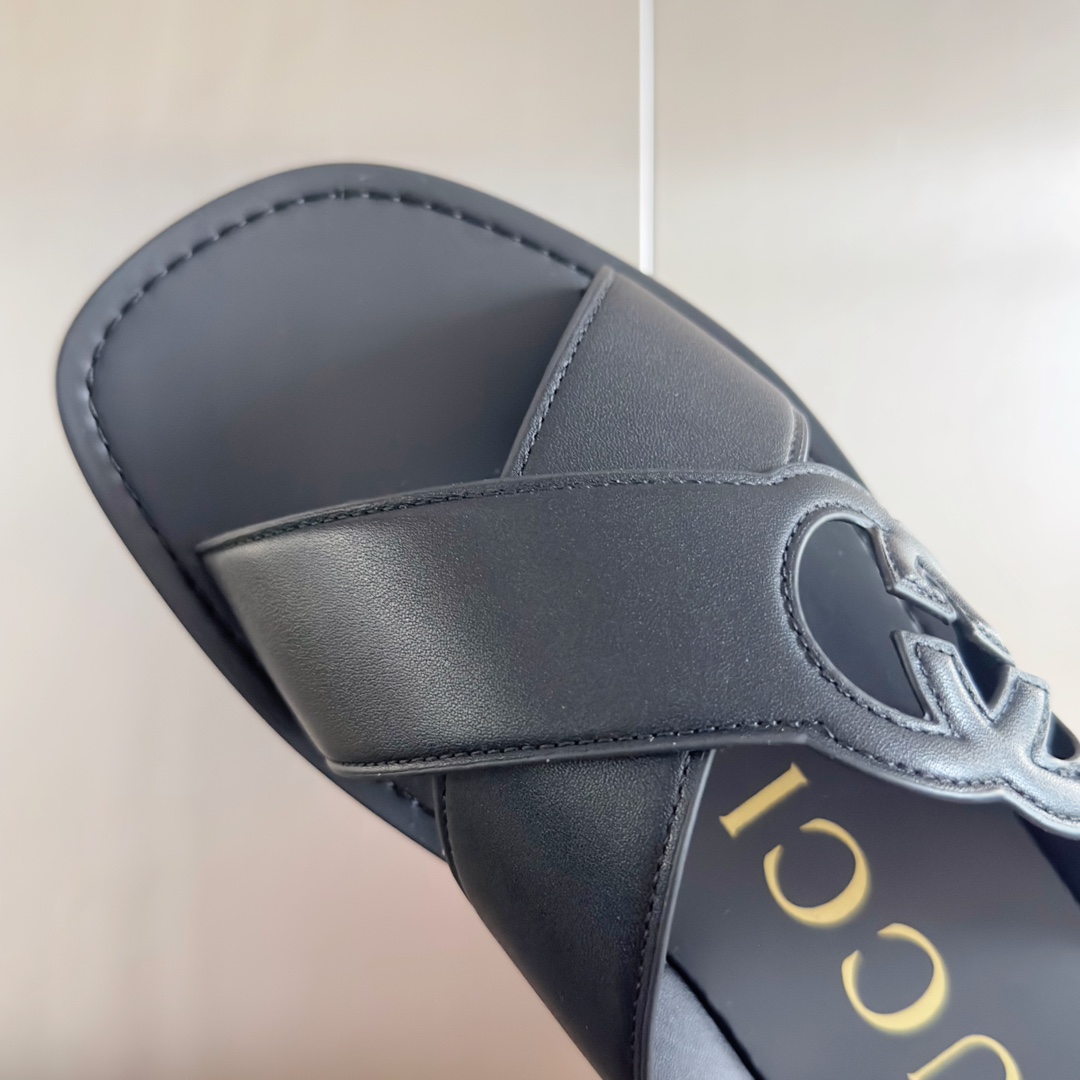 Gucci Men's Interlocking G Slide Sandal - DopestKickz