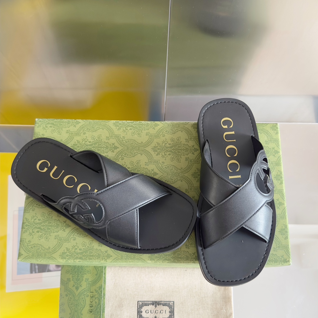 Gucci Men's Interlocking G Slide Sandal - DopestKickz