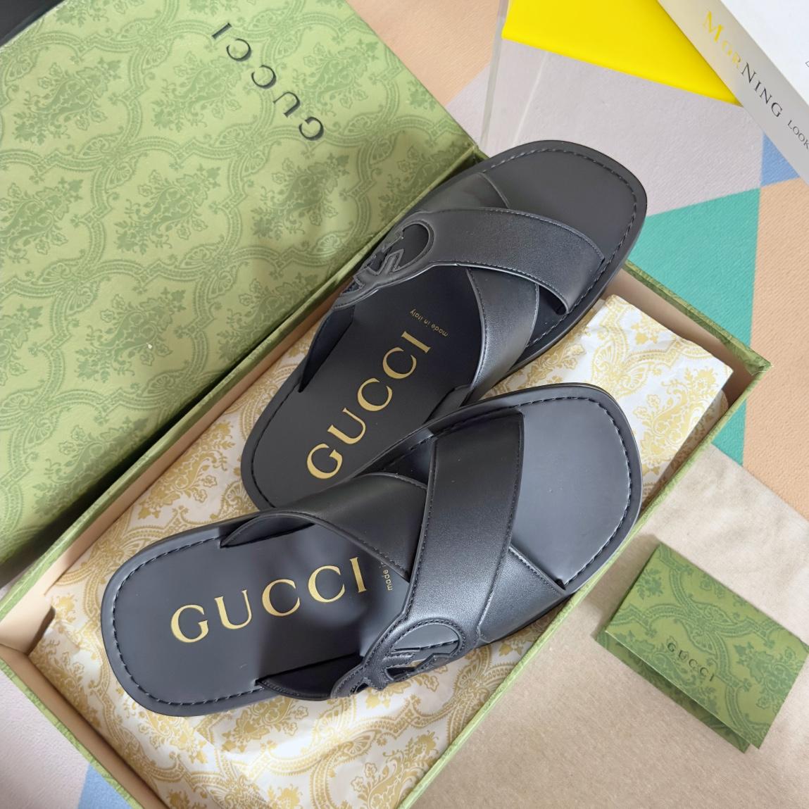 Gucci Men's Interlocking G Slide Sandal - DopestKickz