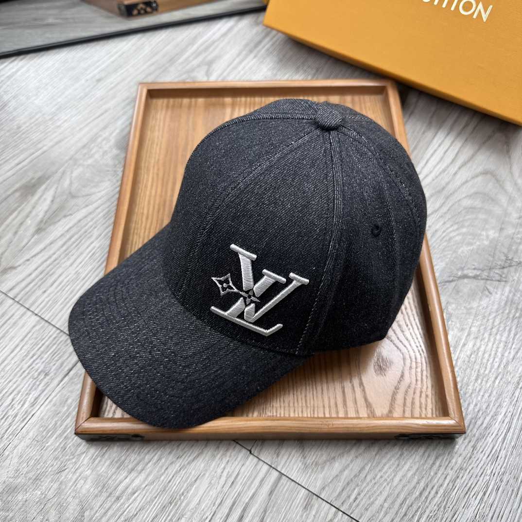 Louis Vuitton Cap - DopestKickz