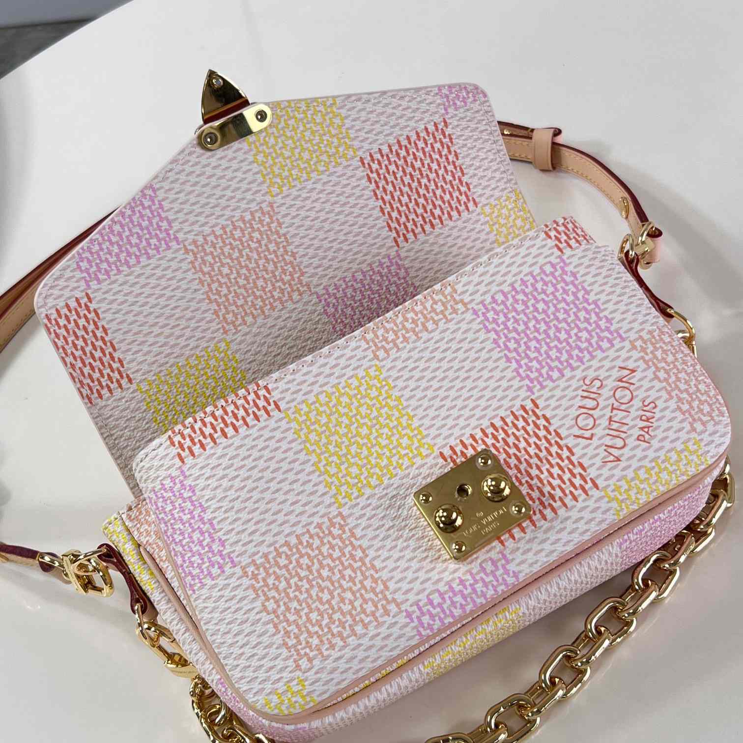 Louis Vuitton Pochette Métis East West    N40749 - DopestKickz