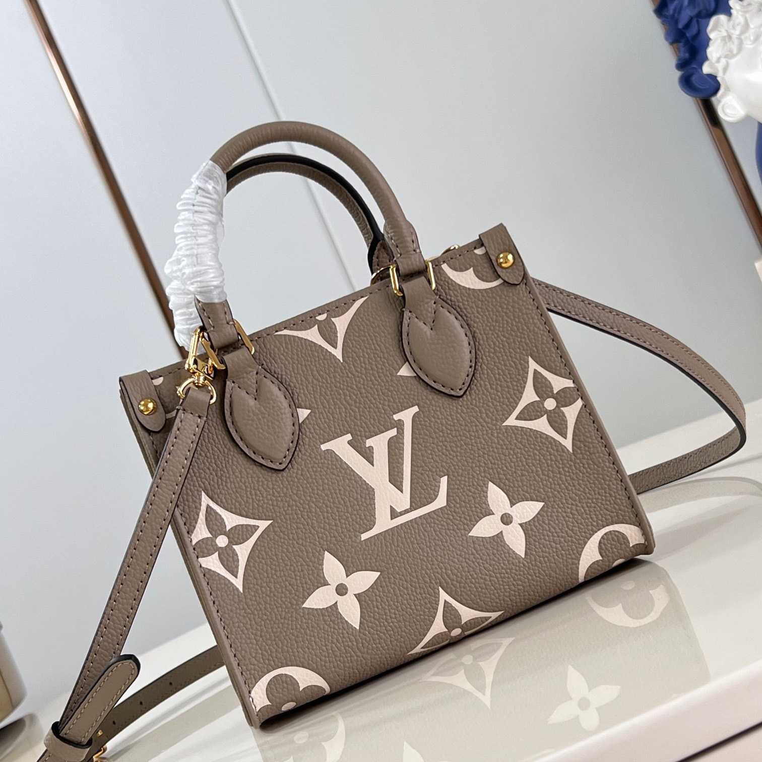 Louis Vuitton OnTheGo BB   M47054 - DopestKickz