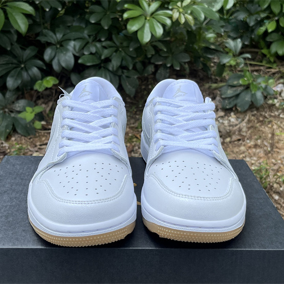 Jordan Air Jordan 1 Low Golf Sneakers      DD9315-111  - DopestKickz