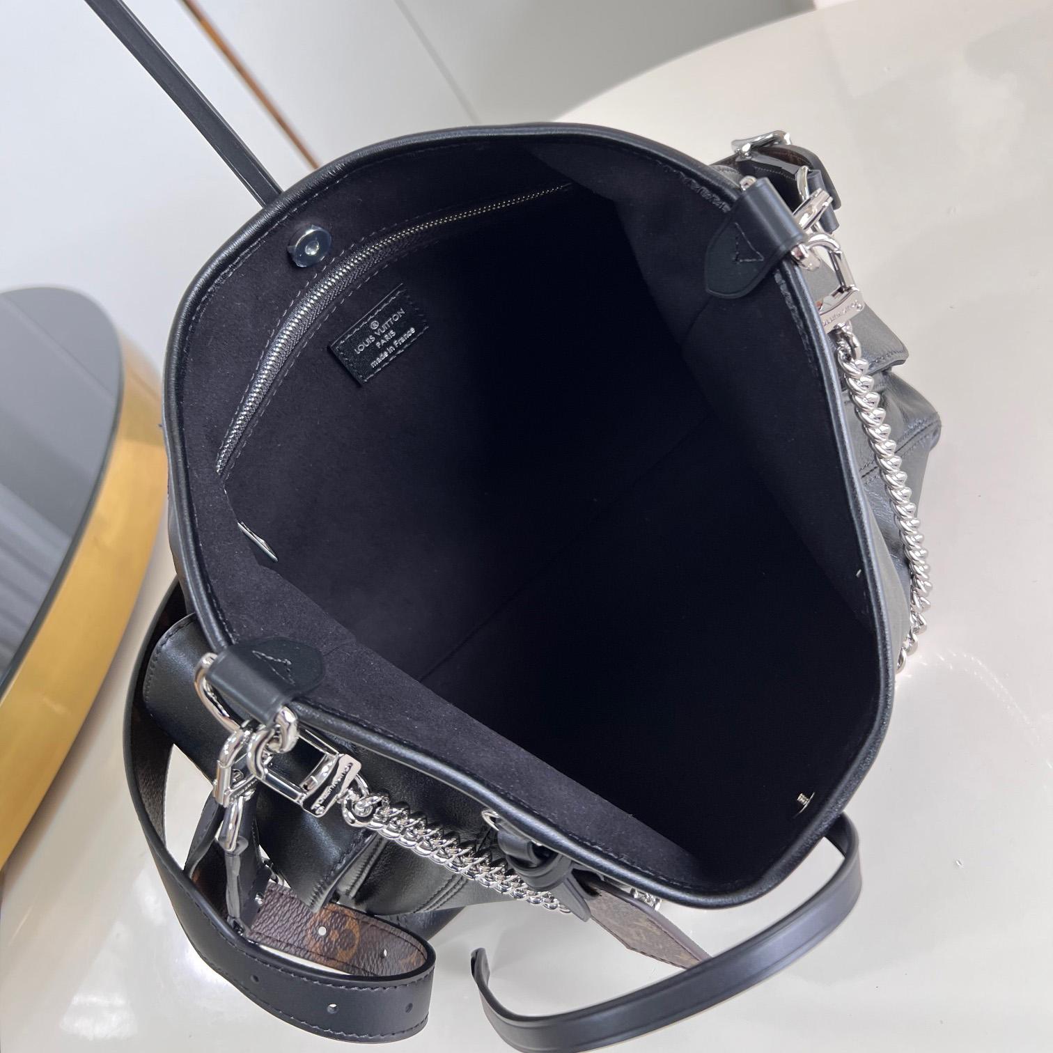 Louis Vuitton CarryAll Cargo PM   M24861 - DopestKickz