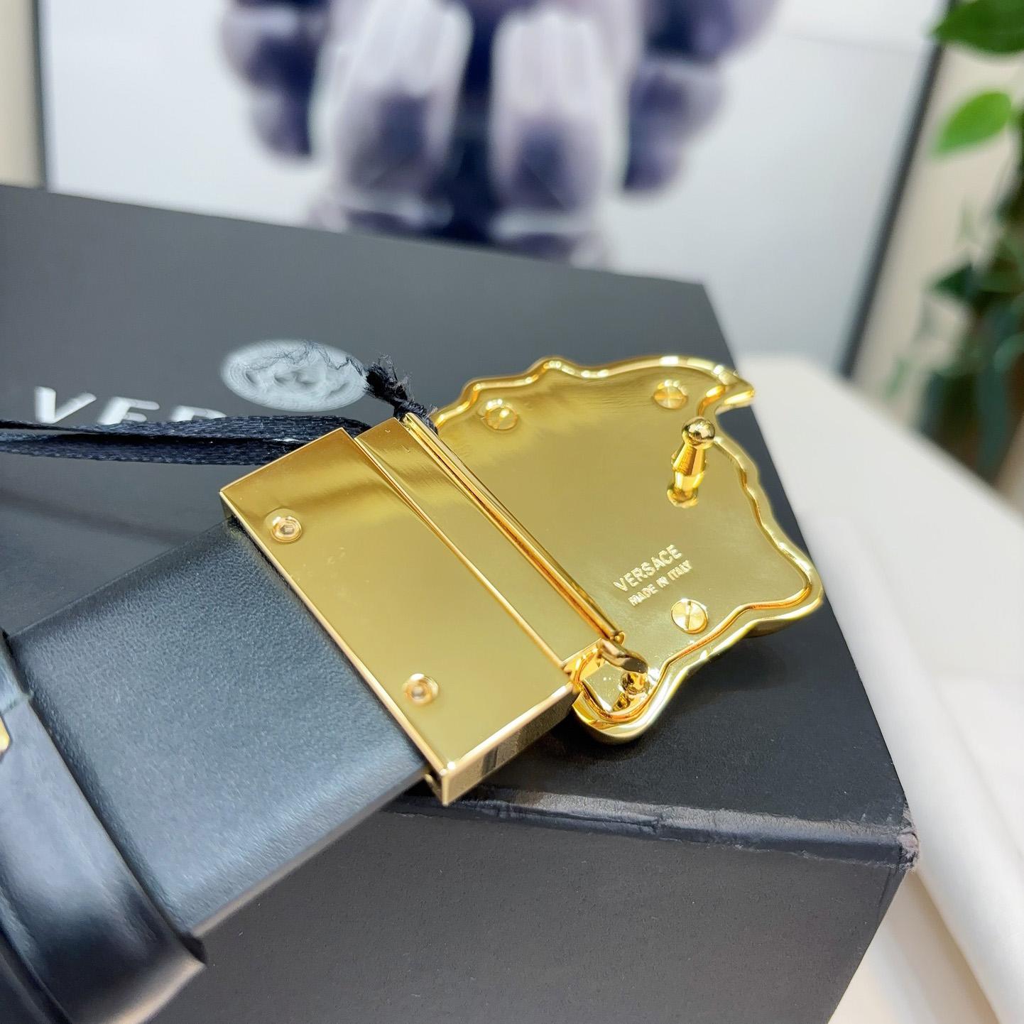 Versace Reversible Leather Belt    40mm - DopestKickz